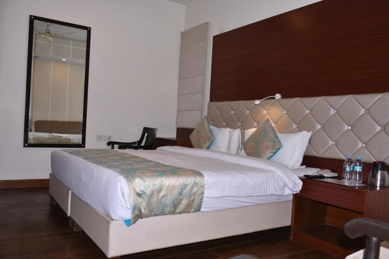 Hotel Meadows فاراناسي المظهر الخارجي الصورة