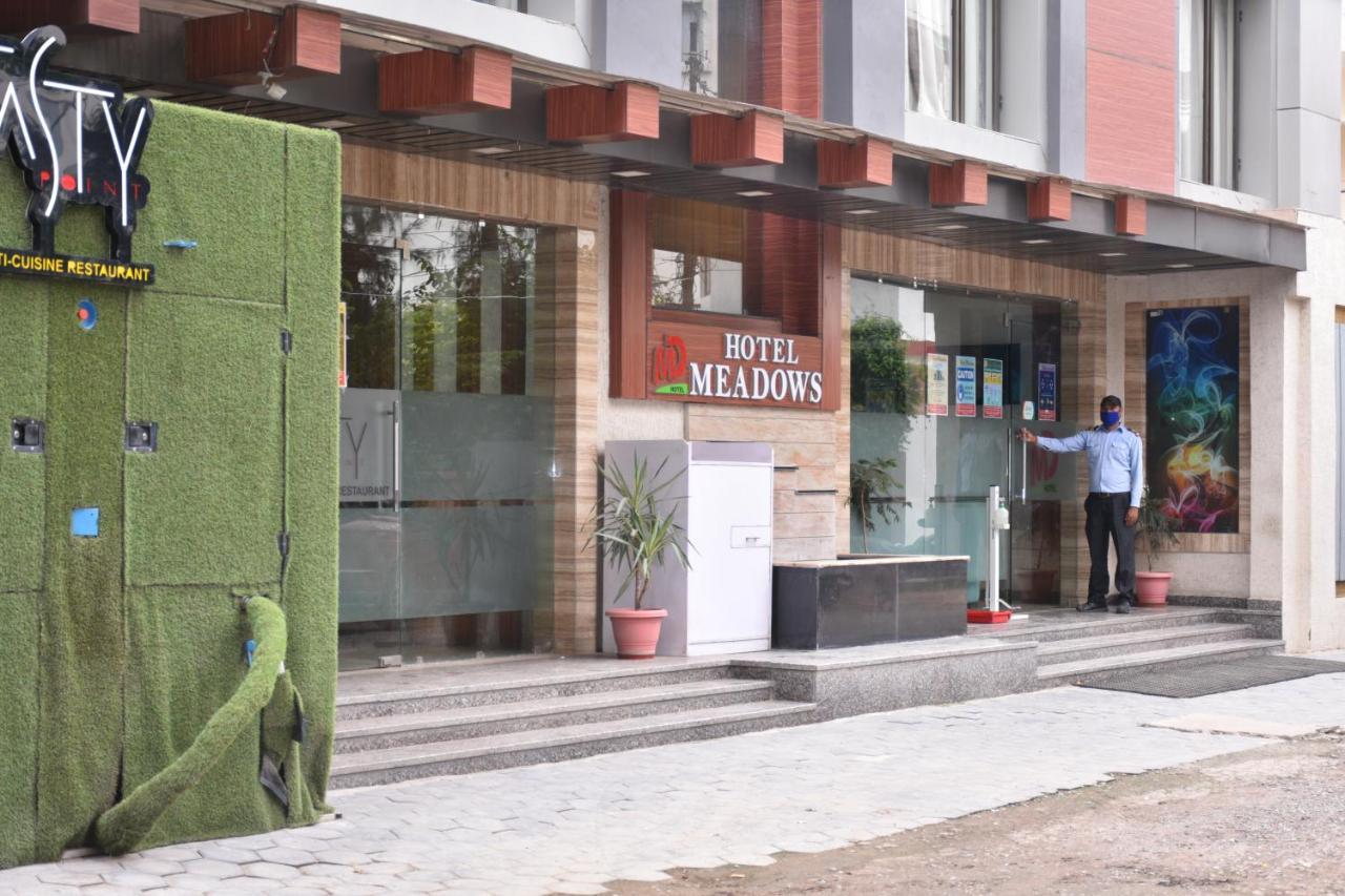 Hotel Meadows فاراناسي المظهر الخارجي الصورة