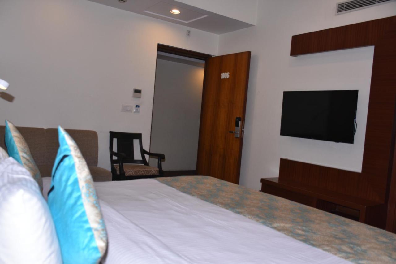 Hotel Meadows فاراناسي المظهر الخارجي الصورة
