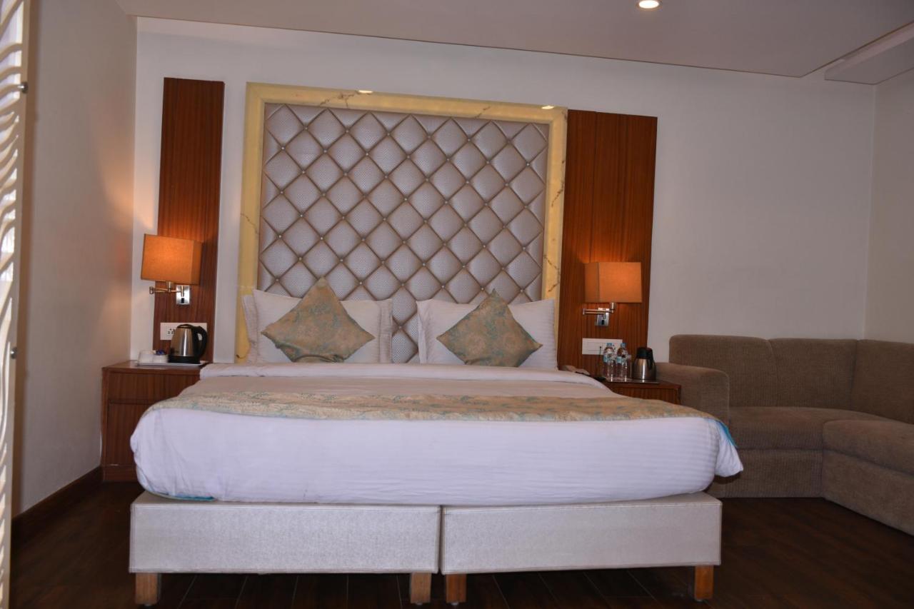 Hotel Meadows فاراناسي المظهر الخارجي الصورة