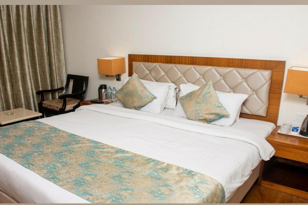 Hotel Meadows فاراناسي المظهر الخارجي الصورة
