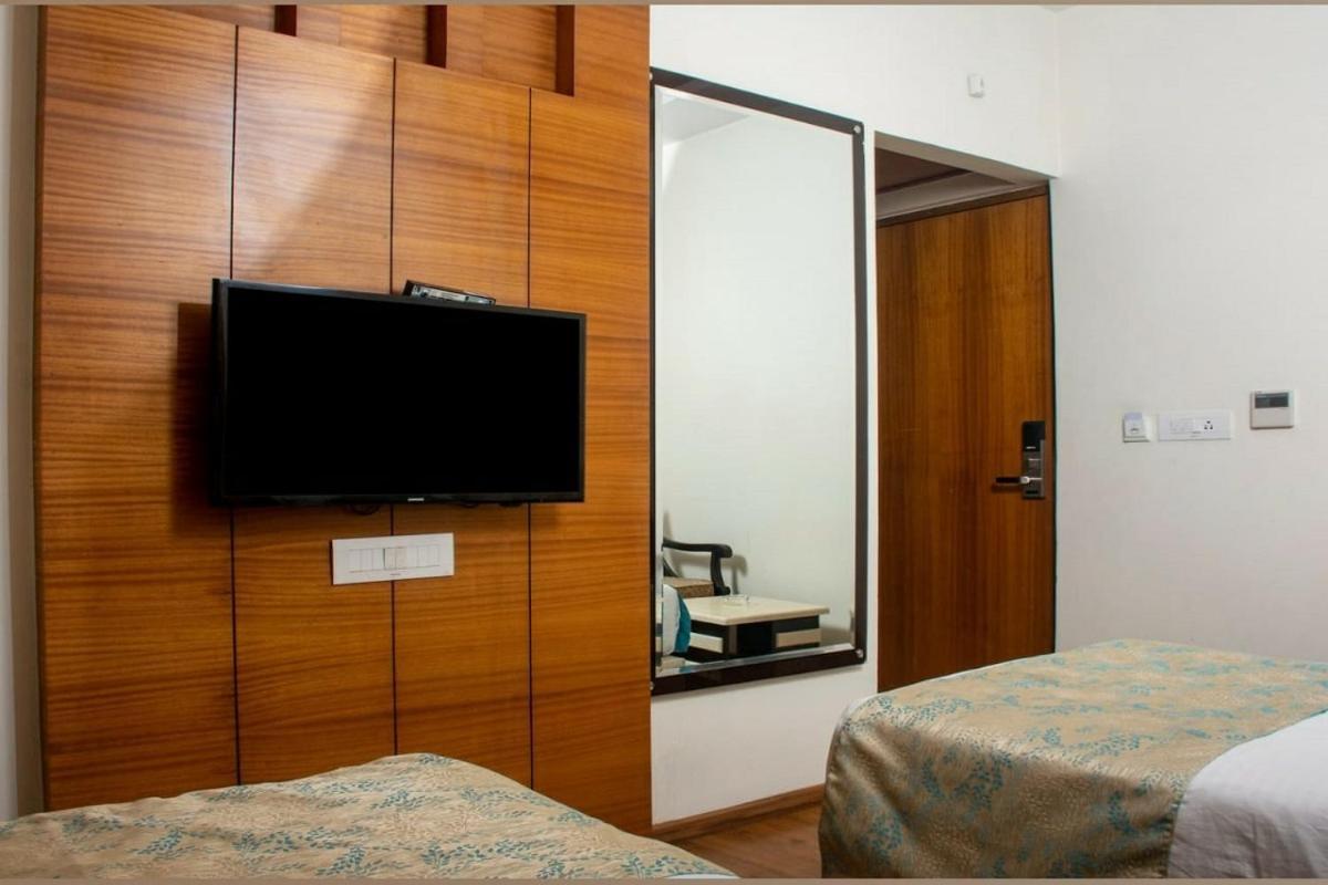 Hotel Meadows فاراناسي المظهر الخارجي الصورة