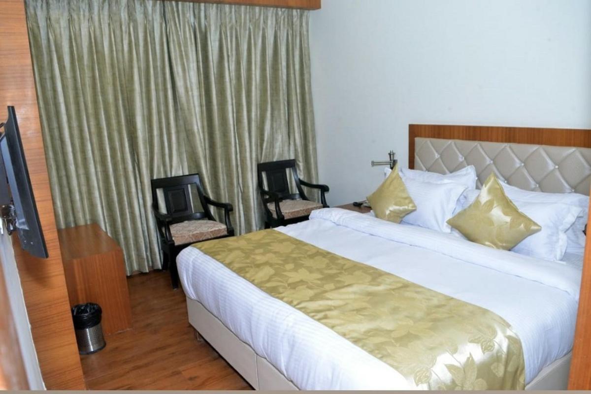Hotel Meadows فاراناسي المظهر الخارجي الصورة