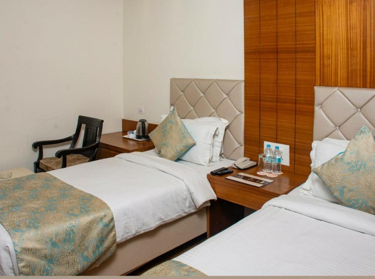 Hotel Meadows فاراناسي المظهر الخارجي الصورة