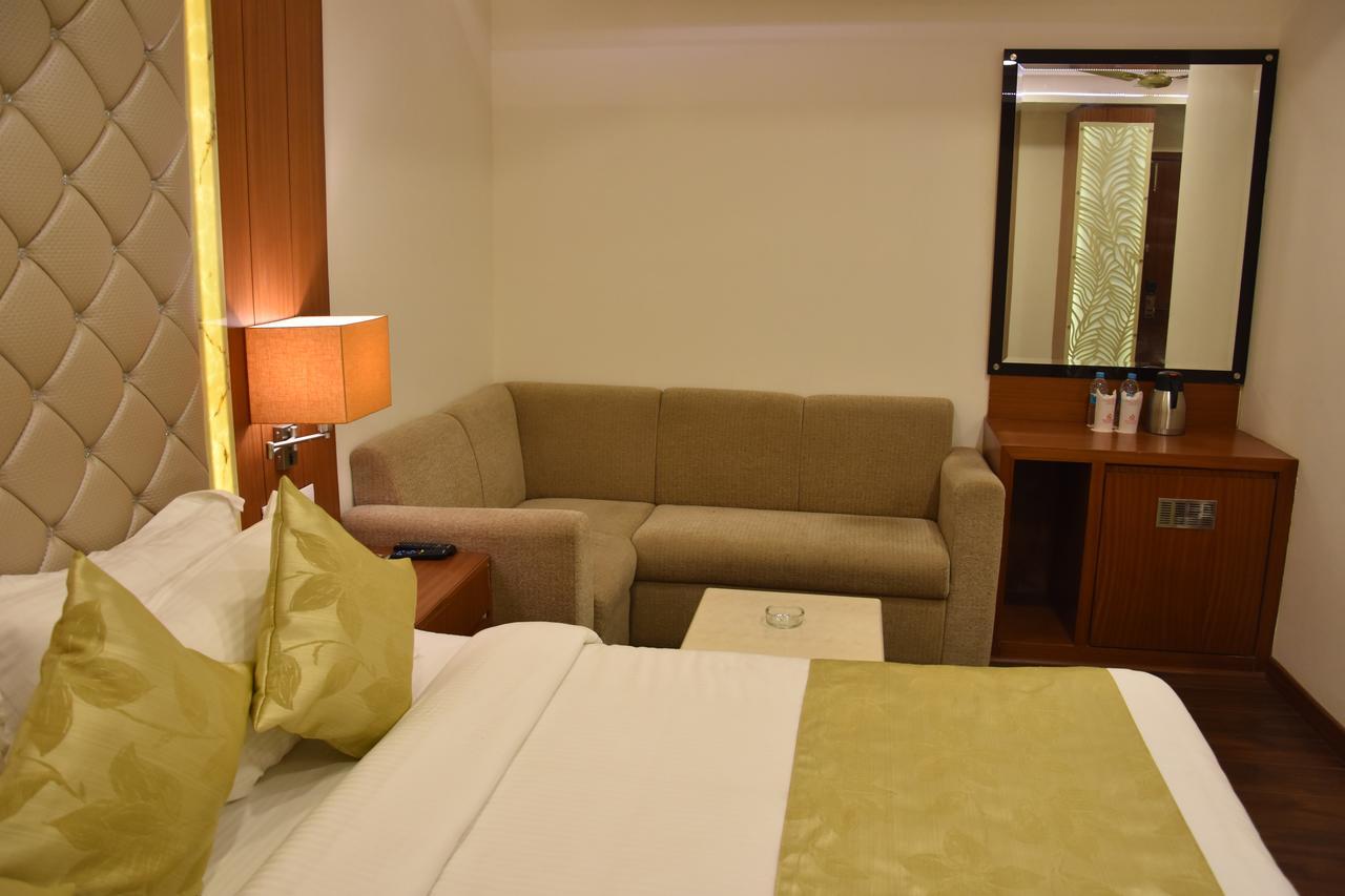 Hotel Meadows فاراناسي المظهر الخارجي الصورة