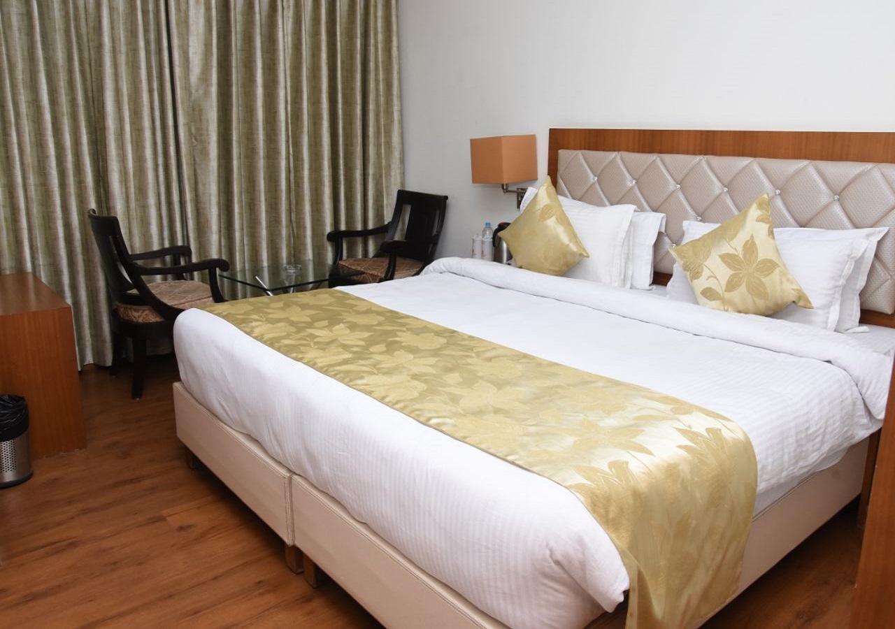 Hotel Meadows فاراناسي المظهر الخارجي الصورة