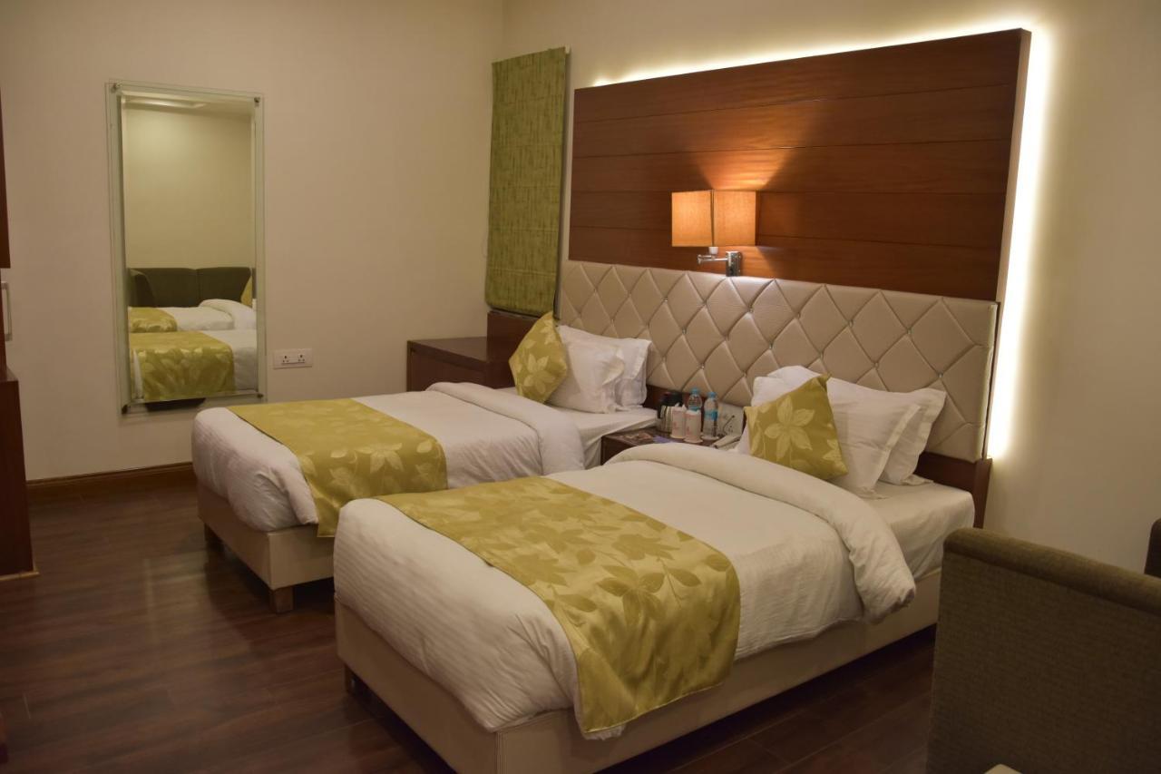 Hotel Meadows فاراناسي المظهر الخارجي الصورة